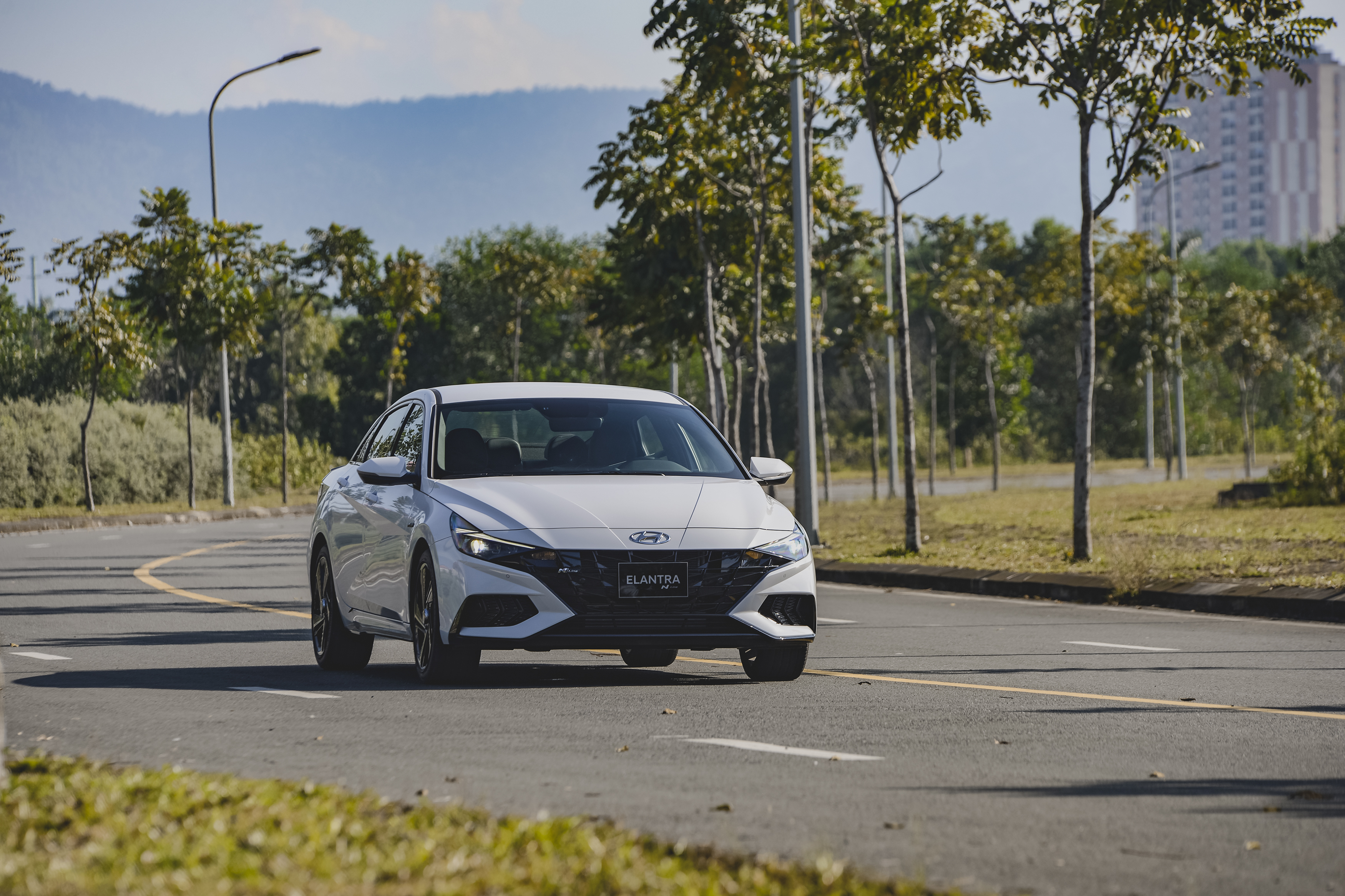 HYUNDAI ELANTRA THẾ HỆ HOÀN TOÀN MỚI CHÍNH THỨC RA MẮT TẠI THỊ TRƯỜNG VIỆT NAM